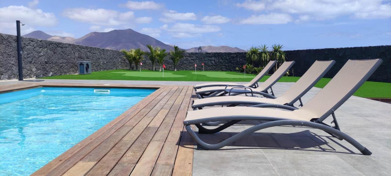 Villa Geneva - Relax Y Diversion Playa Blanca  Exterior photo