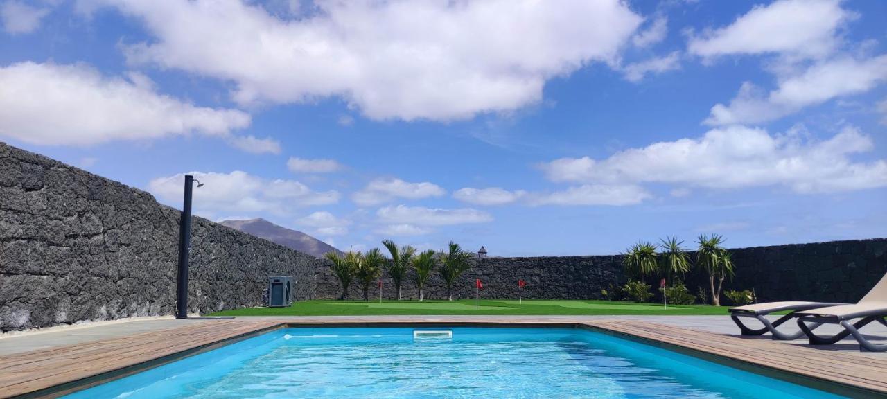 Villa Geneva - Relax Y Diversion Playa Blanca  Exterior photo