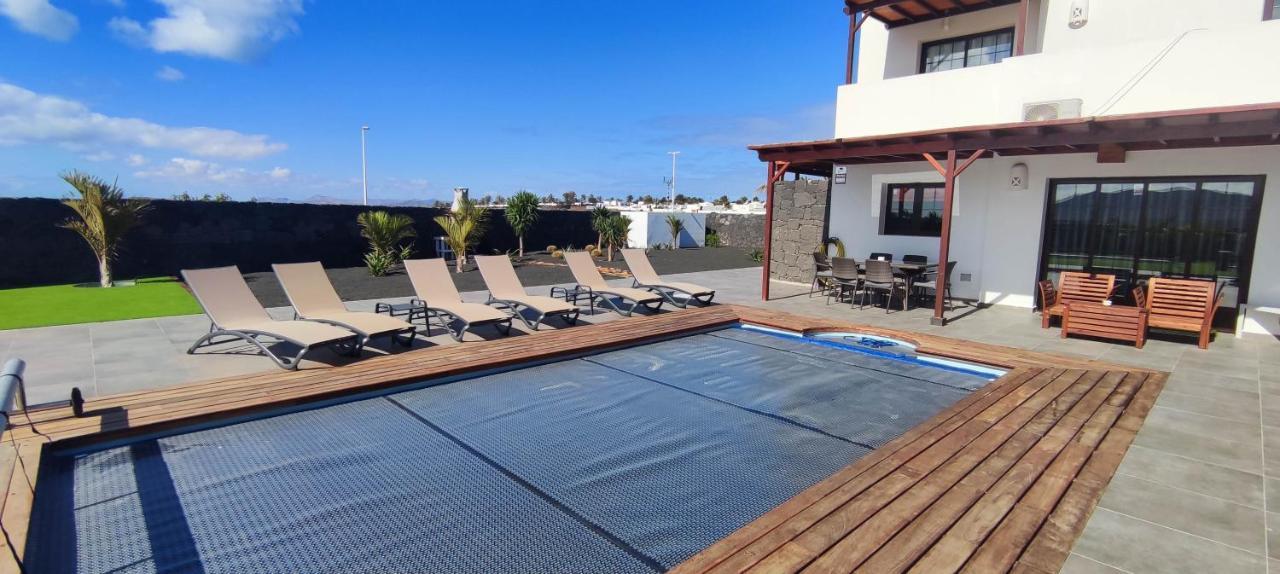 Villa Geneva - Relax Y Diversion Playa Blanca  Exterior photo
