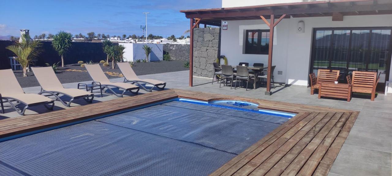 Villa Geneva - Relax Y Diversion Playa Blanca  Exterior photo